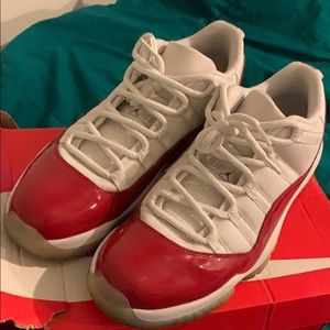Mens Retro Air Jordan 11’s low cherry red/white